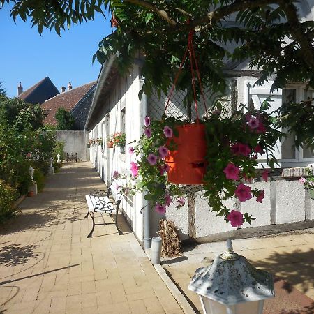 Les Rouches Bed & Breakfast Cormeray Eksteriør bilde