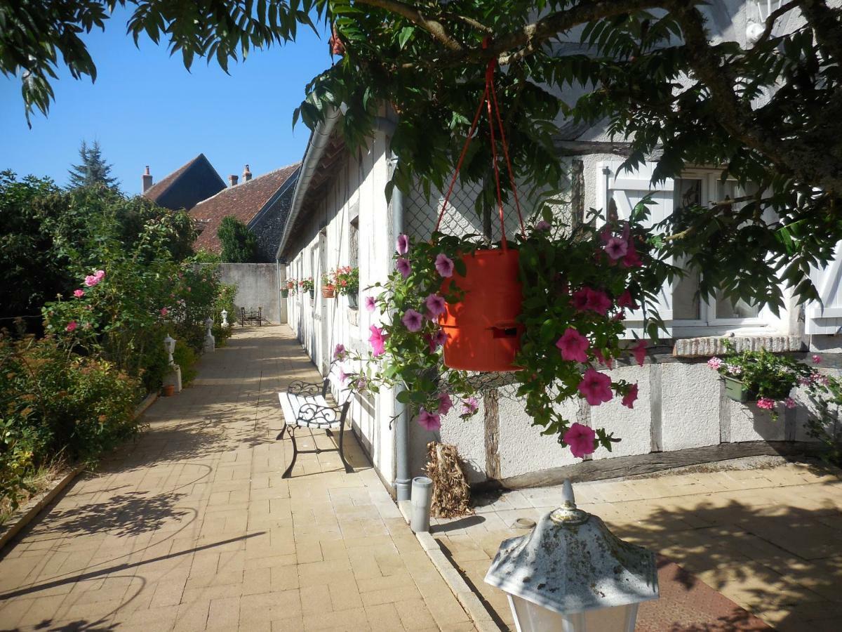 Les Rouches Bed & Breakfast Cormeray Eksteriør bilde