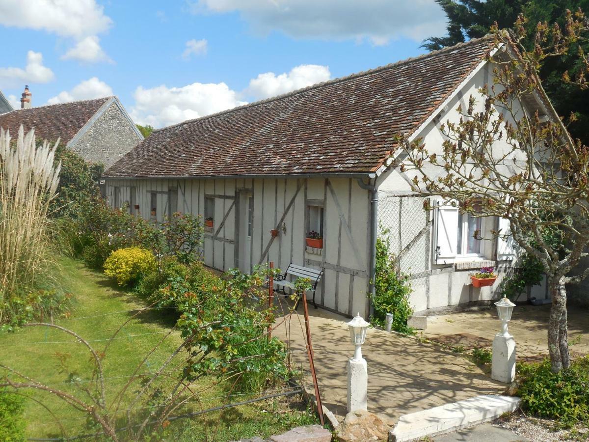 Les Rouches Bed & Breakfast Cormeray Eksteriør bilde